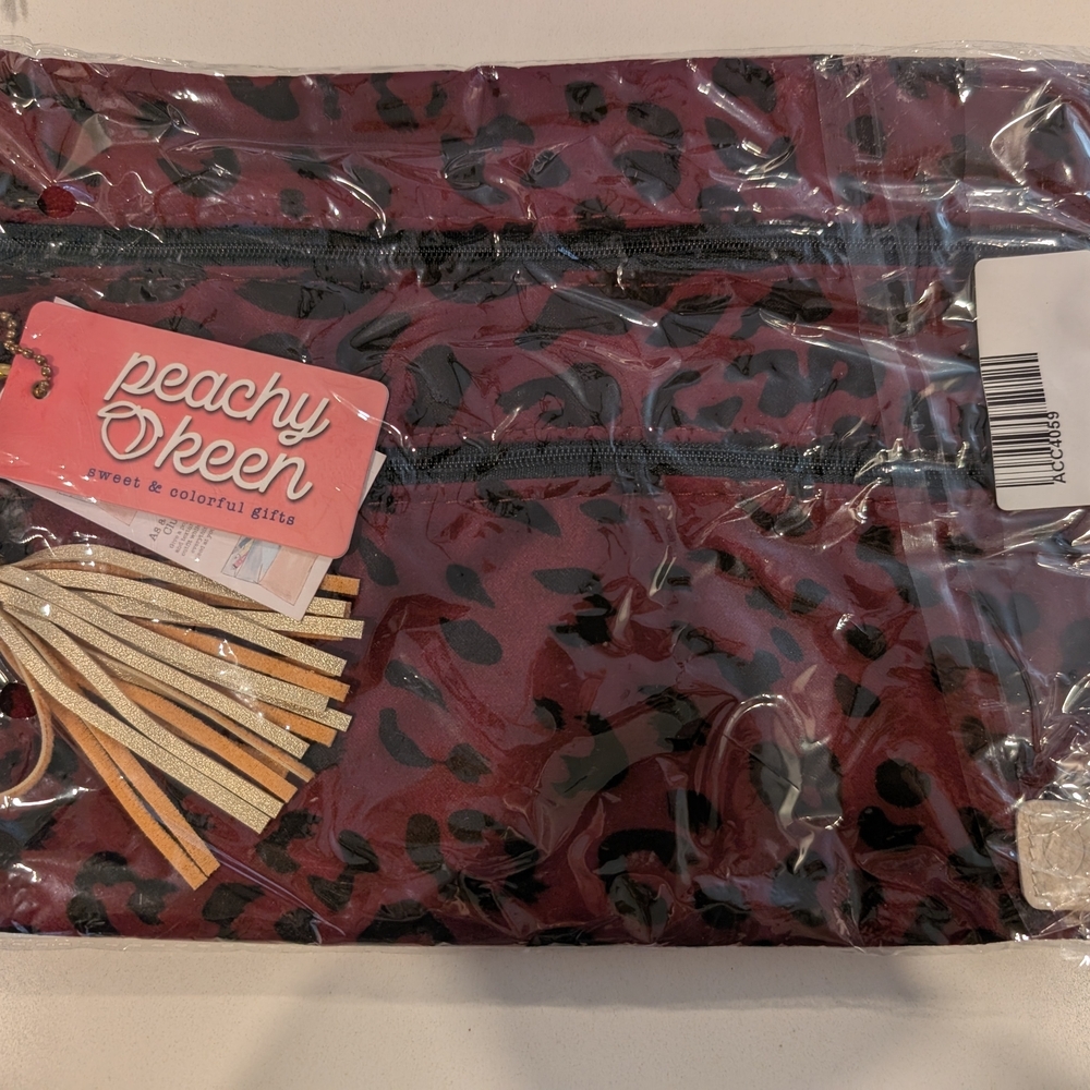 Peachy Keen Leopard Makeup Print Bag